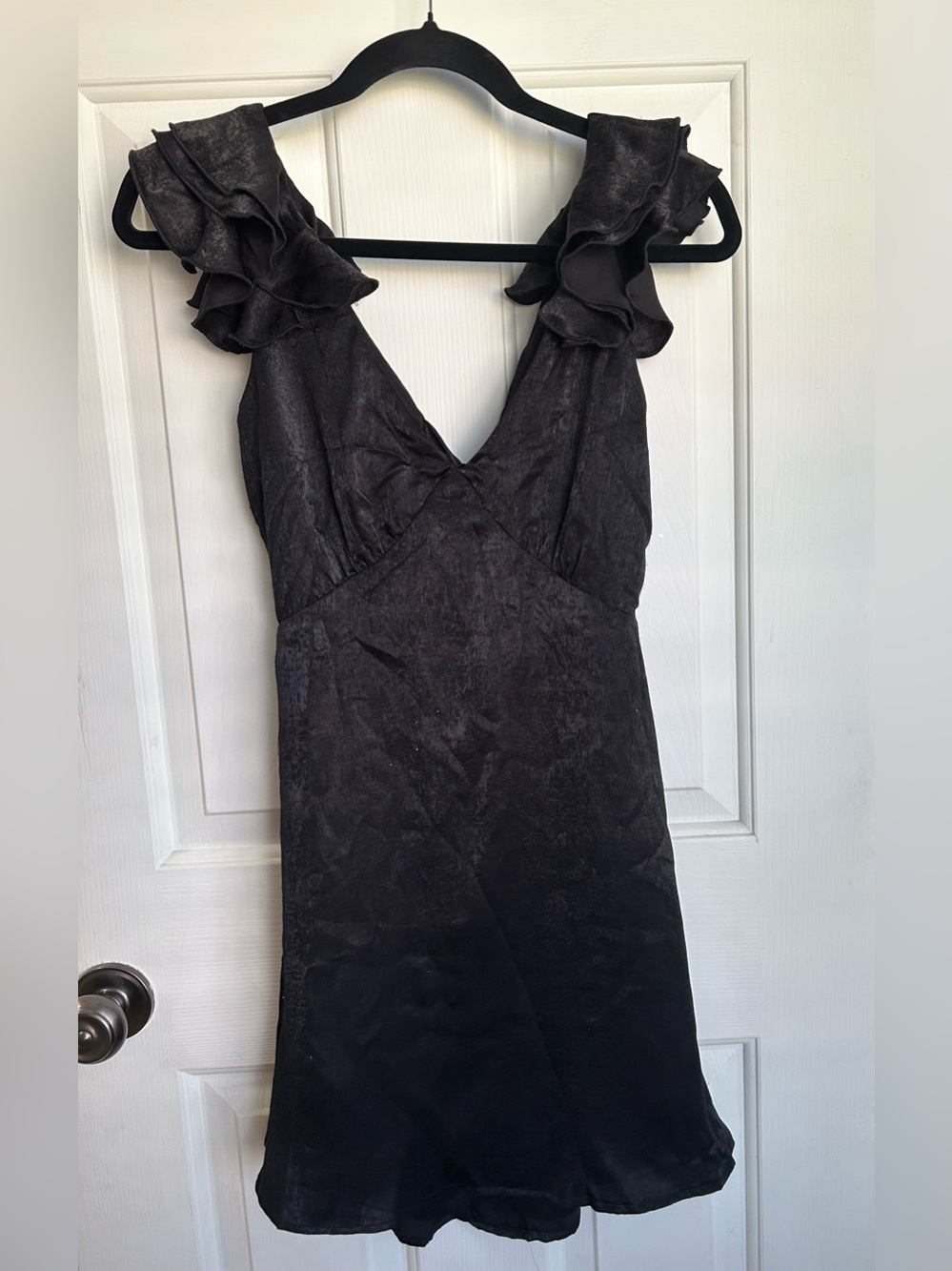 NWOT Altar'd State Black Ruffle-Shoulder V-Neck Mini Dress XS
